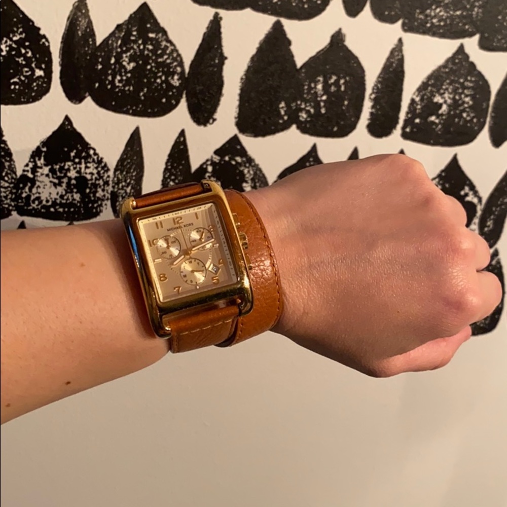 Leather wrist watch